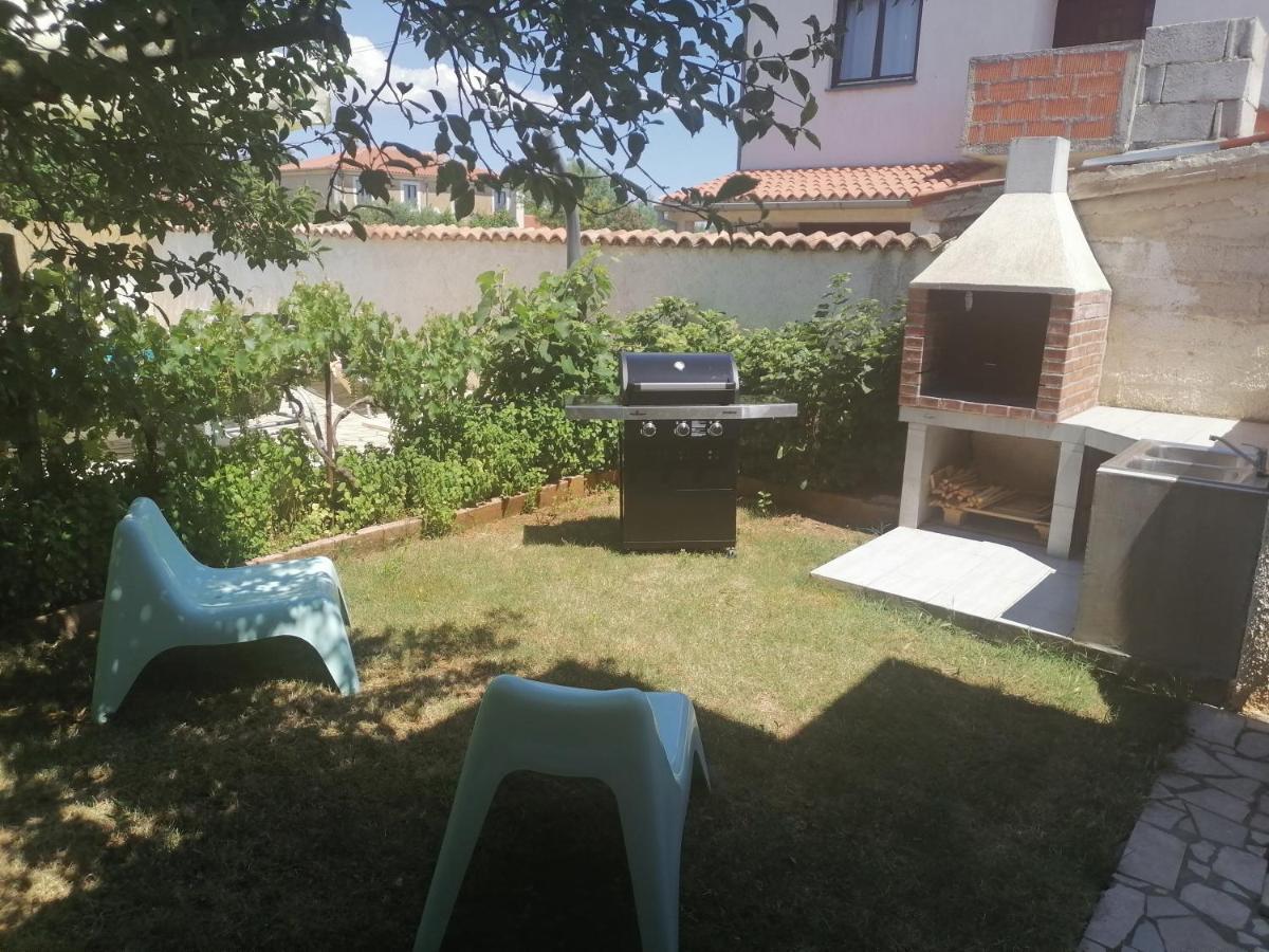 Guest House Ilic Loborika Bagian luar foto
