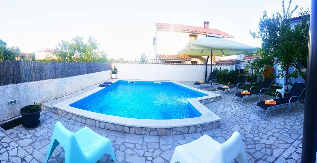 Guest House Ilic Loborika Bagian luar foto