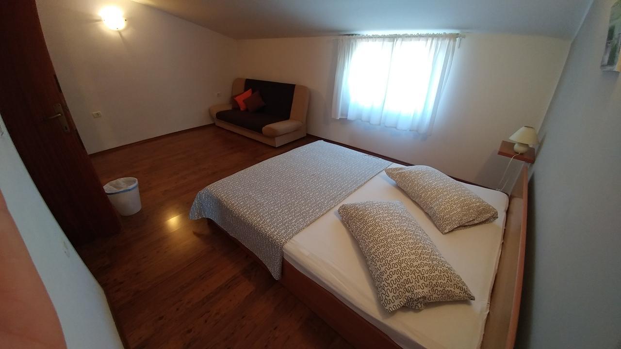 Guest House Ilic Loborika Bagian luar foto